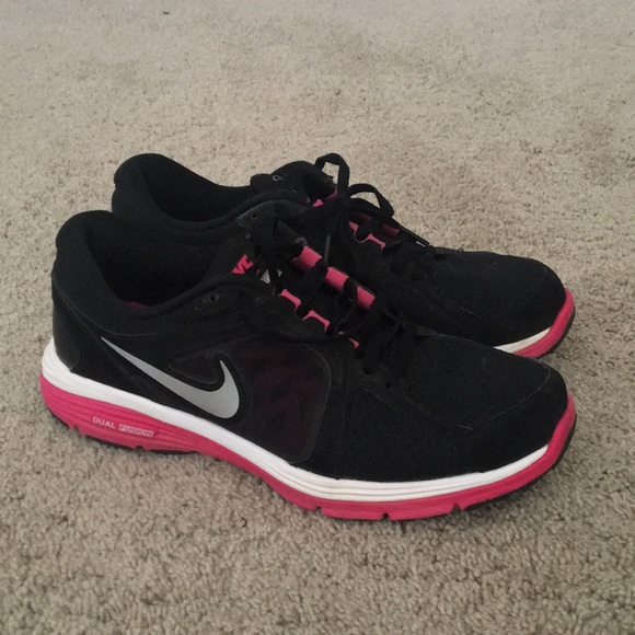 Nike Shoes - Nike dual fusion running athletic sneakers